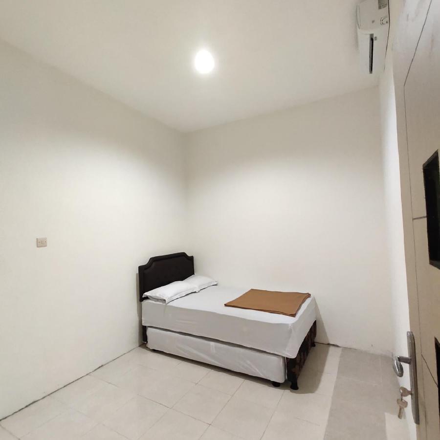 Kavie Hostel Malang Zewnętrze zdjęcie
